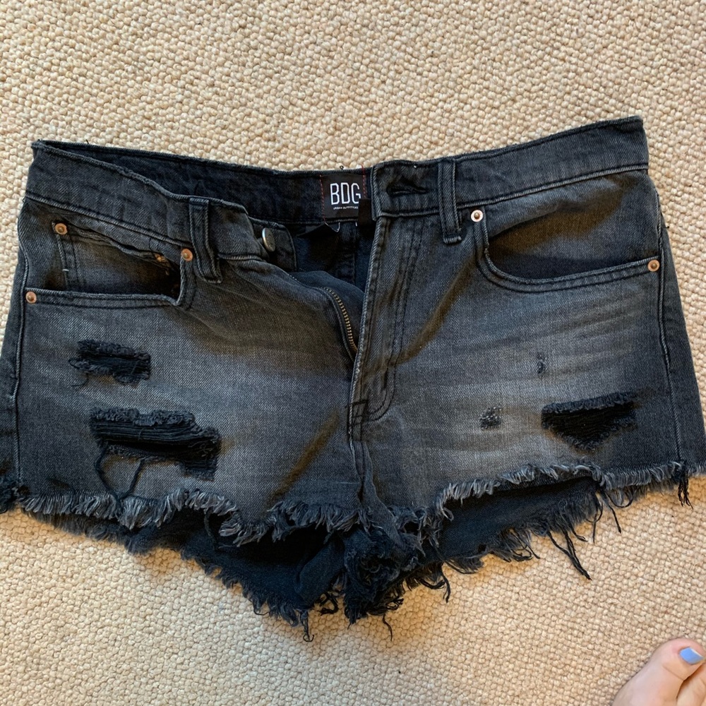 BDG essential mid rise black short